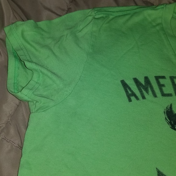 **SOLD**Men Size Medium AE shirt - Picture 4 of 5